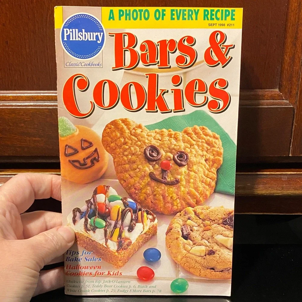 Pillsbury vintage cookbook magazines